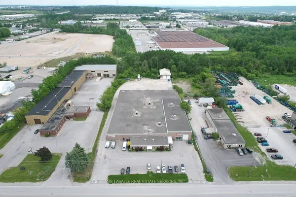 82 Welham RD, Barrie, ON L4N 8Y4