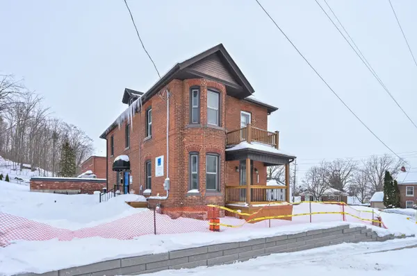 25 BERCZY ST, Barrie, ON L4M 3P6