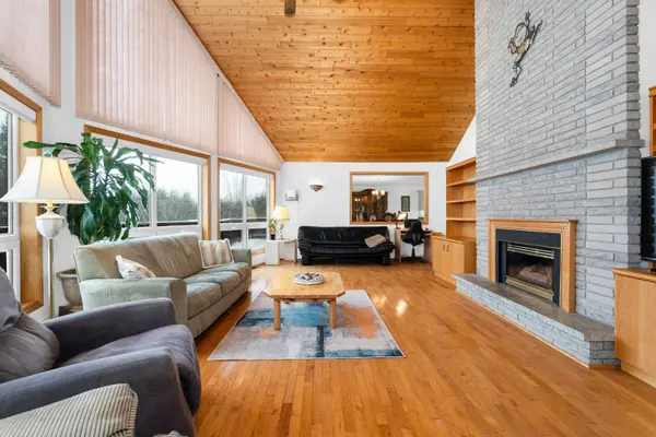 172 Duck Bay RD, Tay, ON L0K 2C0