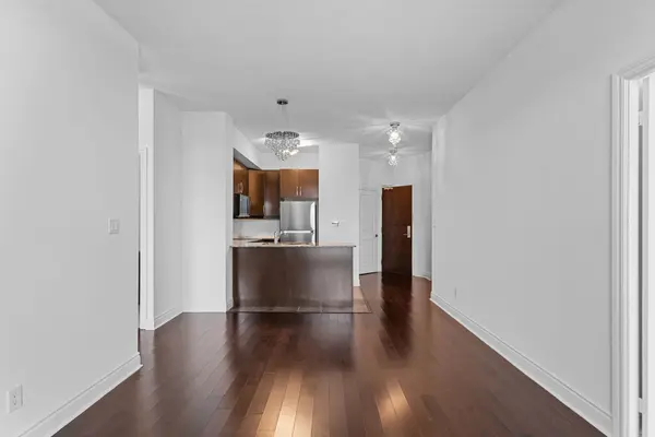 25 Earlington AVE #511, Toronto W08, ON M8X 3A3