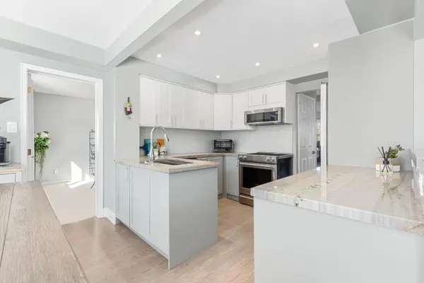 6762 Snow Goose LN, Mississauga, ON L5N 5J2