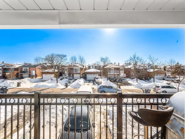 8 Deerpark CRES, Brampton, ON L6X 2T7