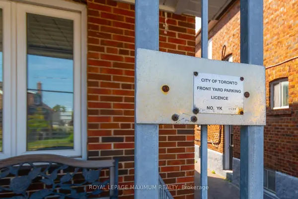 245 Belgravia AVE, Toronto W04, ON M6E 2M9