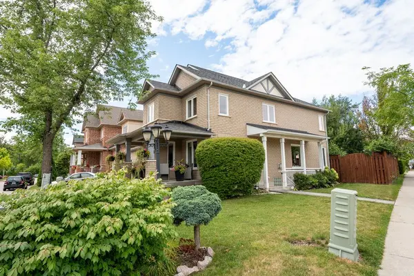 5409 Duchess CT, Burlington, ON L7L 6Z4