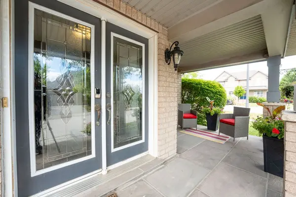 5409 Duchess CT, Burlington, ON L7L 6Z4