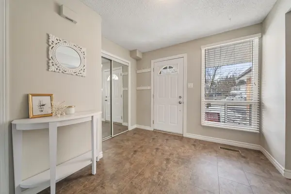 195 Ridge RD, Caledon, ON L7E 4V8