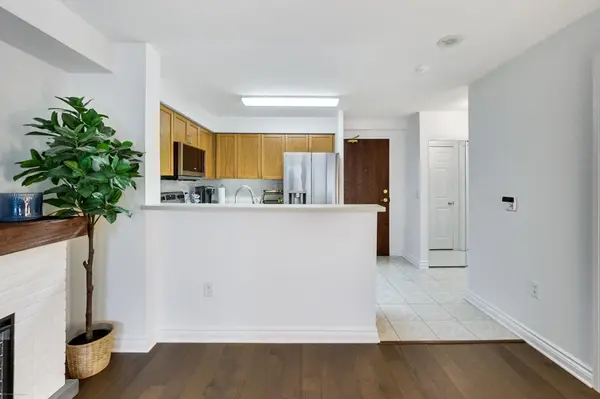 11 MICHAEL POWER PL #513, Toronto W08, ON M9A 5G3