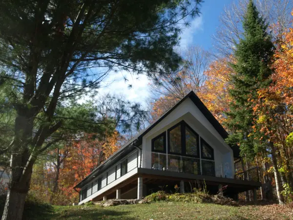 12A Finnegan LN,  Wollaston,  ON K0L 1P0