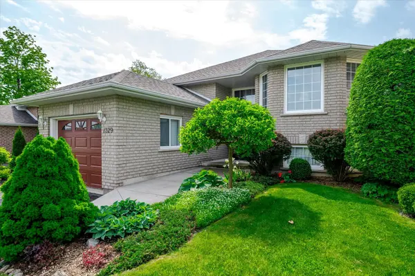1329 White CRES, Peterborough, ON K9K 2L6