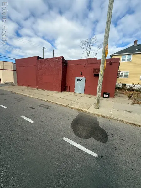 10527 E Warren AVE, Detroit, MI 48214