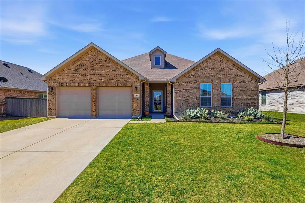 253 Calvert Street, Waxahachie, TX 75165