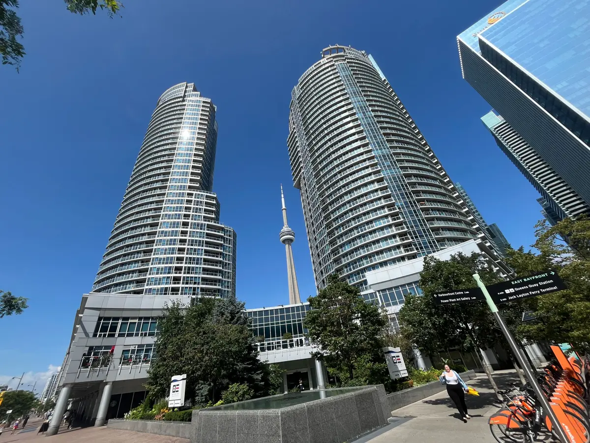 208 Queens Quay N/A #1013, Toronto C01, ON M5J 2Y5