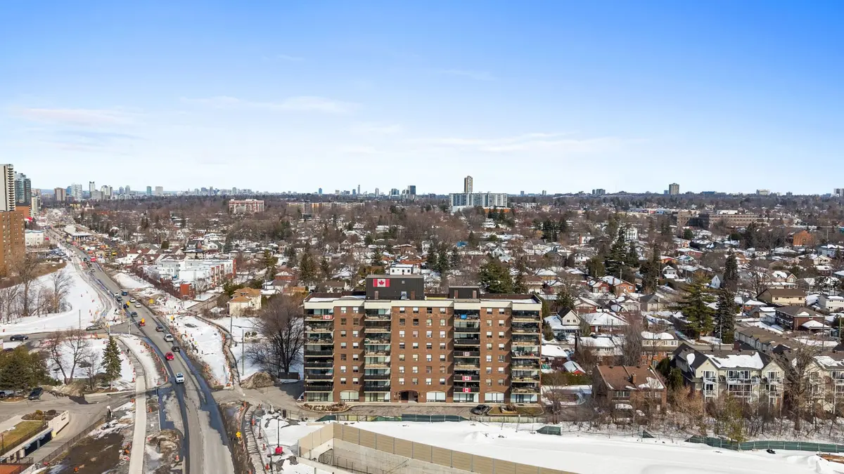 1190 Richmond RD #502, Woodroffe, ON K2B 8J3