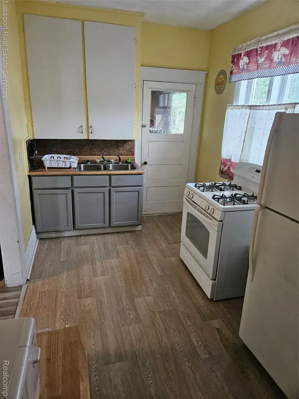 917 Saint Clair ST, Port Huron, MI 48060