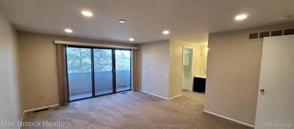 7416 Azalea Court CT, West Bloomfield Charter Township, MI 48322