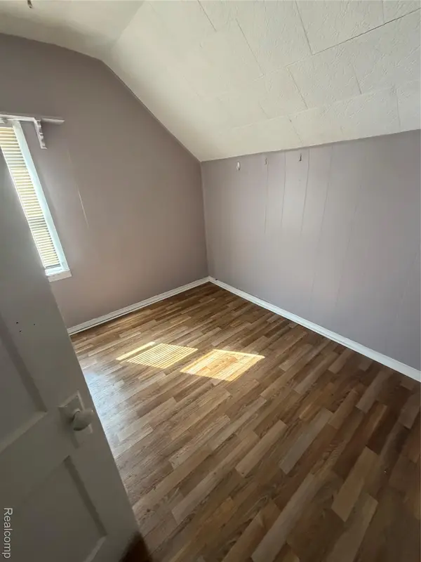 124 Le Roy ST, River Rouge, MI 48218