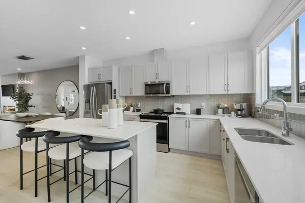 536 Legacy CIR SE, Calgary, AB T2X 5J5