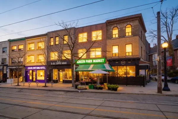 684 College ST, Toronto C01, ON M6G 1C1