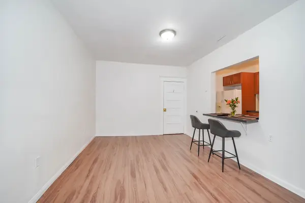 684 College ST, Toronto C01, ON M6G 1C1