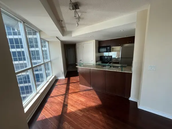 208 Queens Quay N/A #1013, Toronto C01, ON M5J 2Y5