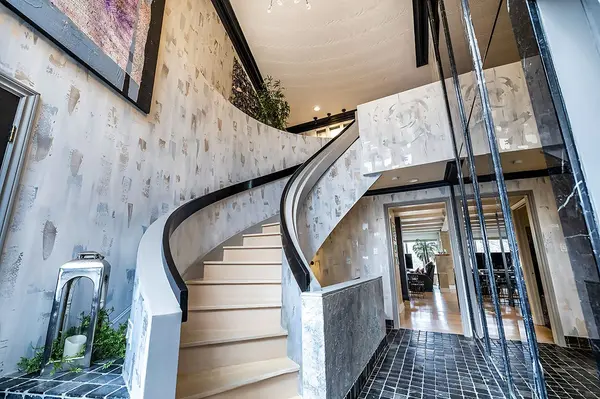 1410 Manitou DR, Oshawa, ON L1G 7P7