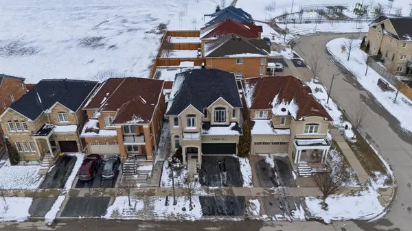 3 Abraham CT, Ajax, ON L1Z 0A9