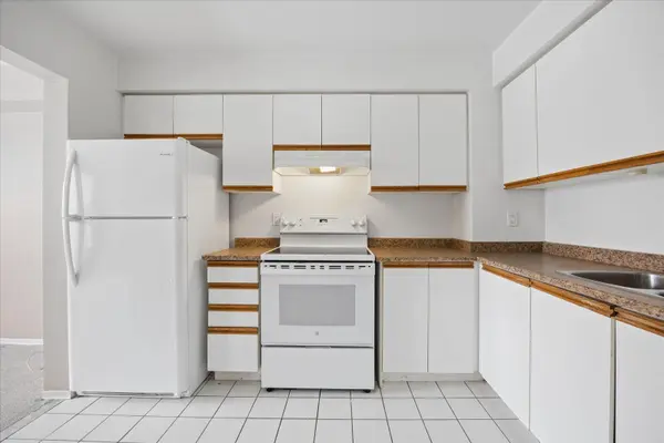 611 Gibney CRES #24, Newmarket, ON L3X 1Y3