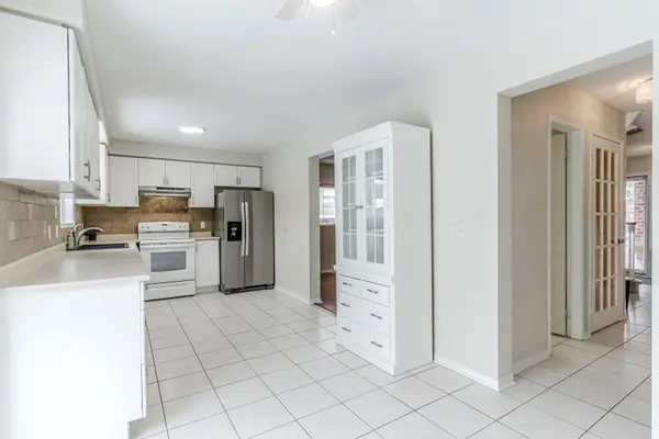 79 Girdwood DR, Barrie, ON L4N 8R1