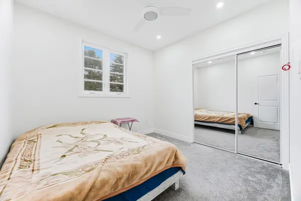 70 Mccraney ST W, Oakville, ON L6H 1H4