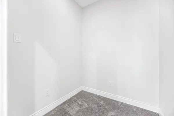 70 Mccraney ST W, Oakville, ON L6H 1H4