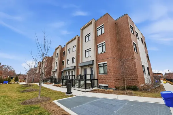 1062 Douglas McCurdy Common #227, Mississauga, ON L5G 0C6