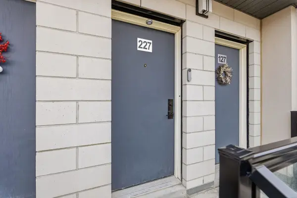 1062 Douglas McCurdy Common #227, Mississauga, ON L5G 0C6