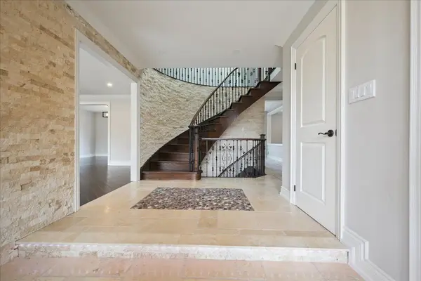 2579 Kenna CT, Mississauga, ON L5K 2K4