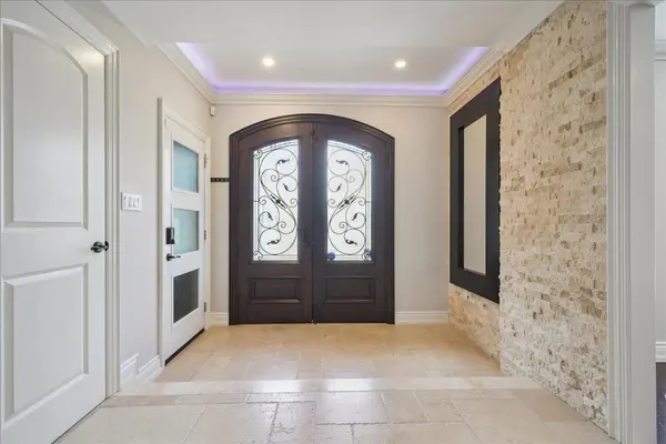 2579 Kenna CT, Mississauga, ON L5K 2K4