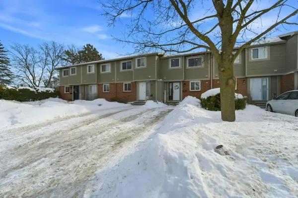 36 Barrow CRES #78, Kanata, ON K2L 2K1