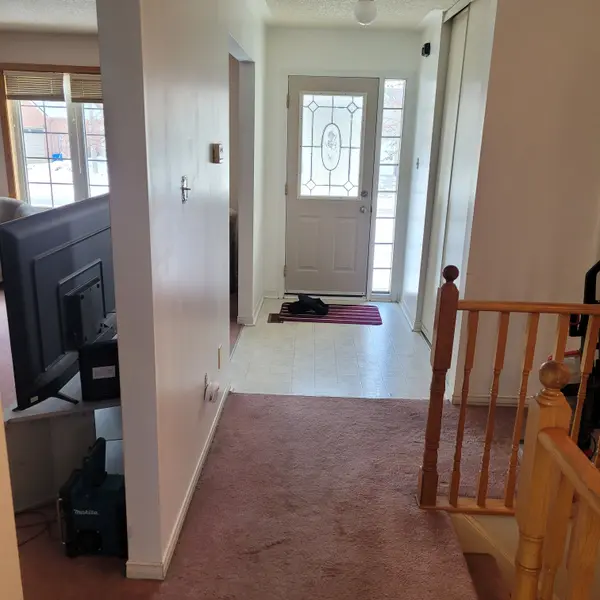 17 Meadowbrook LN, Pelham, ON L0S 1E4