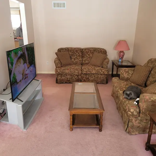 17 Meadowbrook LN, Pelham, ON L0S 1E4