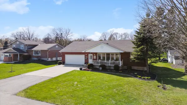 664 Maple ST, Huron East, ON N0G 1H0