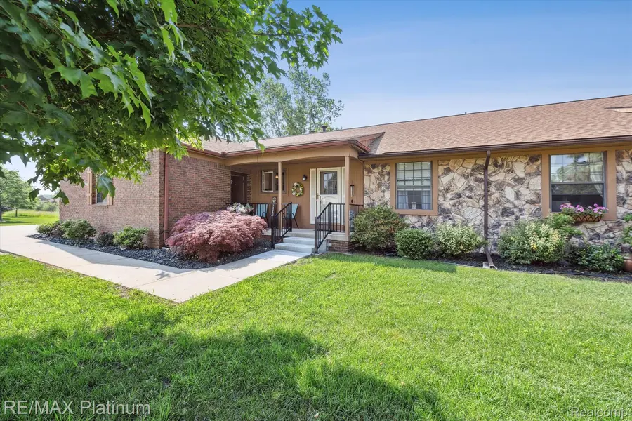 12132 Lexington DR #2, Green Oak Township, MI 48178