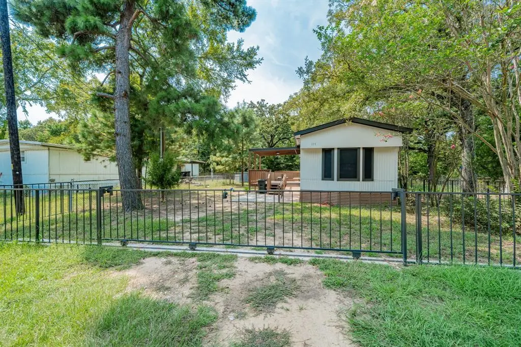 111 Pecos Drive, Mabank, TX 75156
