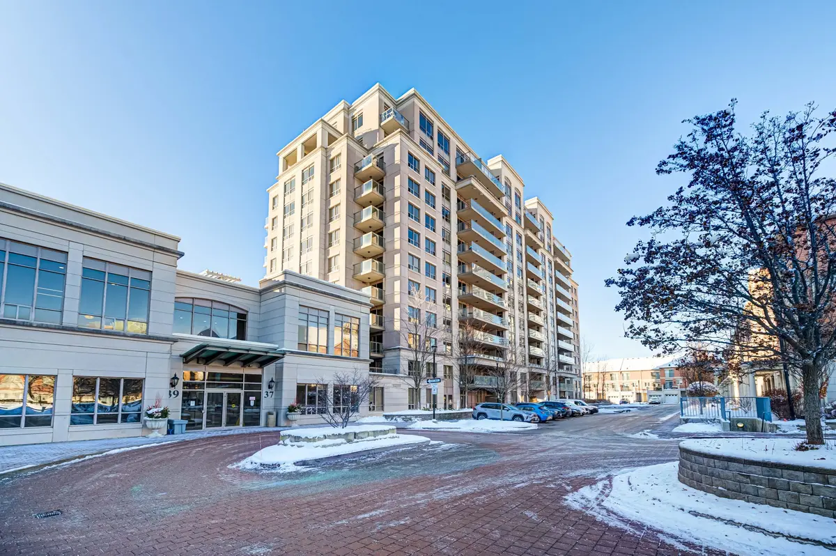 37 Galleria Pkwy #109, Markham, ON L3T 0A5