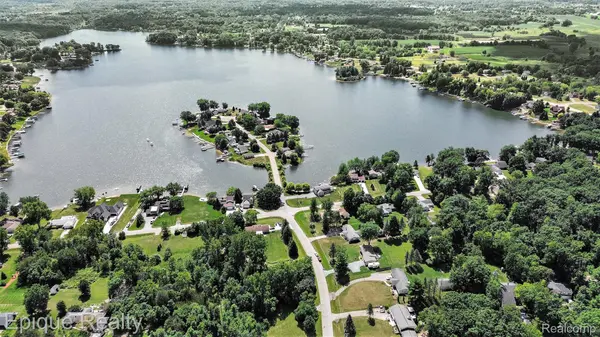 0 Shinanguag DR, Goodrich Village, MI 48438