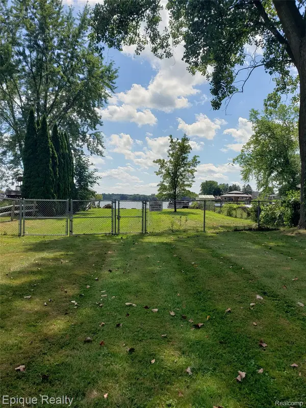 0 Shinanguag DR, Goodrich Village, MI 48438