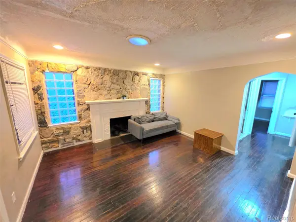 14235 WINTHROP ST, Detroit, MI 48227