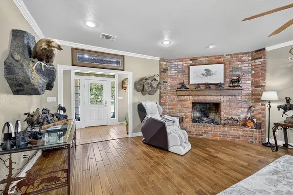 482 Center Hill Road, Gainesville, TX 76240