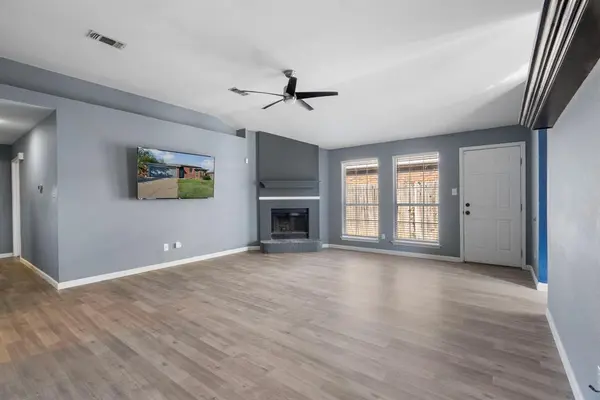 807 Havenbrook Drive, Arlington, TX 76001