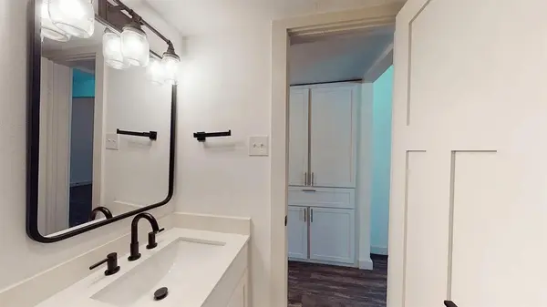 3627 Almazan Drive #209, Dallas, TX 75220