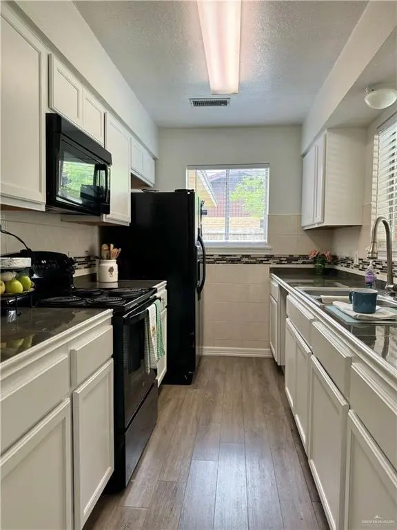 1725 Peach Tree Court, Harlingen, TX 78550