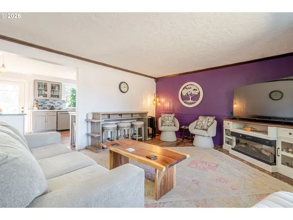 656 NW THORNTON LAKE DR, Albany, OR 97321