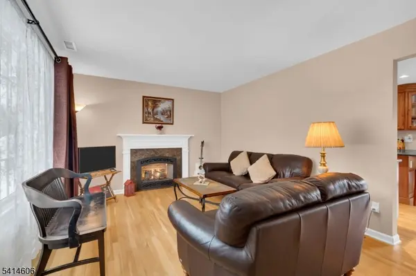 31 Weir Pl, Ringwood Boro, NJ 07456